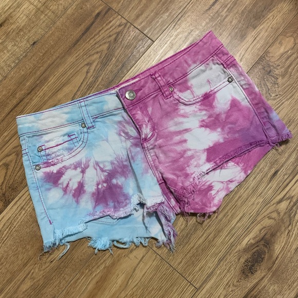 🌺 3/$30 GARAGE | Tie Dye Shorts - Picture 1 of 3